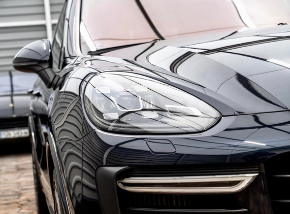 Porsche Cayenne cena 229000 przebieg: 240000, rok produkcji 2015 z Strzegom małe 596